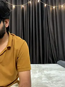 vickyandtania online show from 12/19/25, 03:47