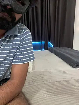 vickyandtania online show from 02/18/26, 04:36