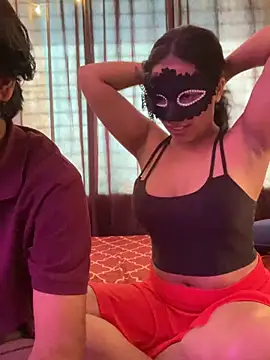 vickyandtania online show from 11/08/25, 09:24