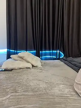 vickyandtania online show from 01/13/26, 04:33