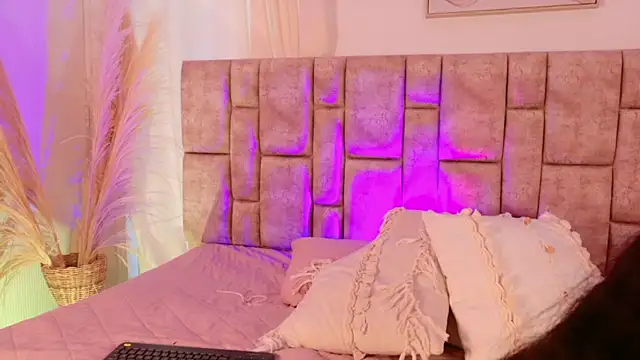 AmyVega  online show from 12/02/25, 01:13