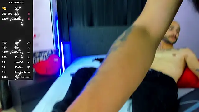 2 fire online show from 10/08/25, 12:12