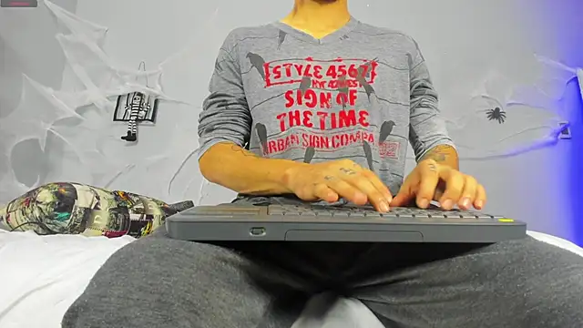 2 fire online show from 10/24/25, 08:41