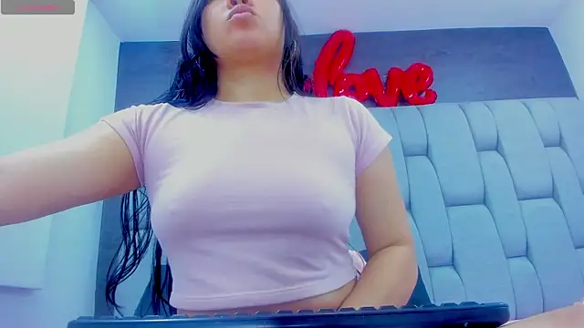 Snapshot of Cloe_Ass chatting on 10/20/25, 12:17 Cloe Ass online show from 10/20/25, 12:17