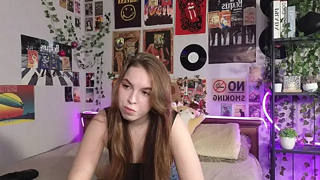 Snapshot of ToniaRoehr chatting on 10/15/25, 08:17 ToniaRoehr online show from 10/15/25, 08:17