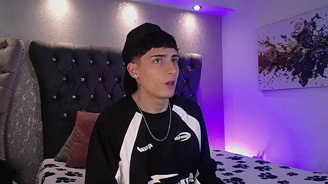 MateoMitchell online show from 11/07/25, 05:01