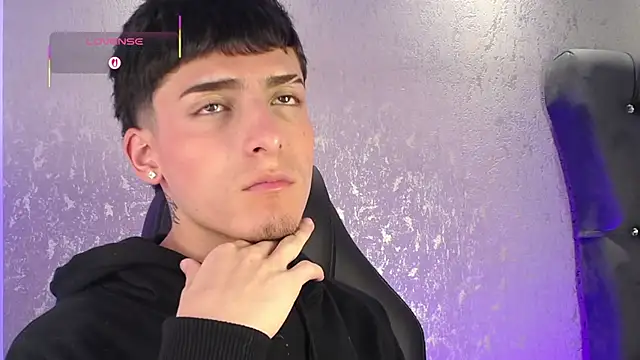 MateoMitchell online show from 12/01/25, 03:40