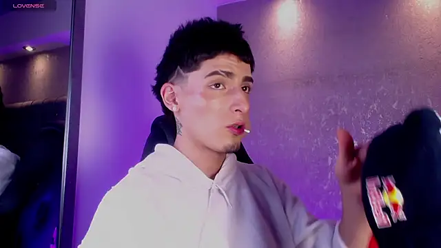 MateoMitchell online show from 04/12/26, 04:49