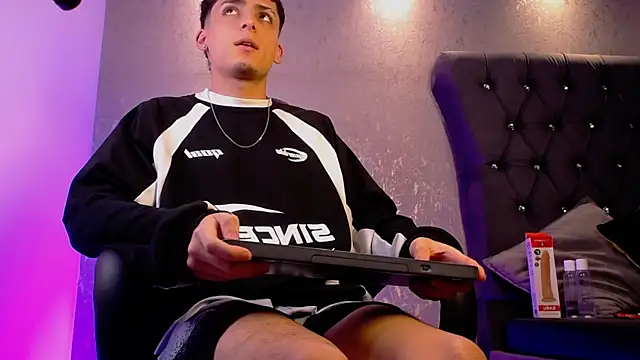 MateoMitchell online show from 12/22/25, 10:32