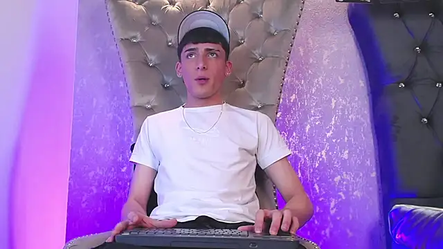 MateoMitchell online show from 10/18/25, 05:20