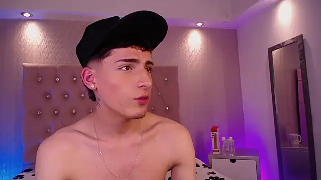 MateoMitchell online show from 11/11/25, 09:31