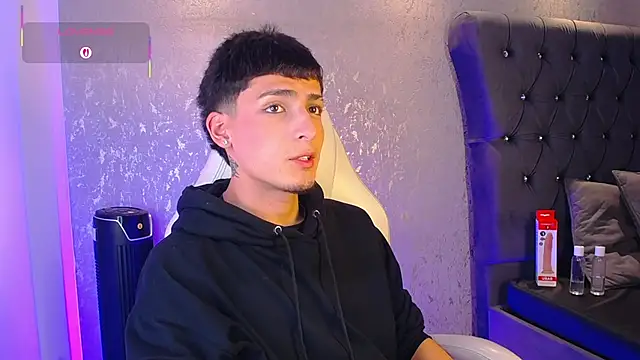 MateoMitchell online show from 12/18/25, 05:01