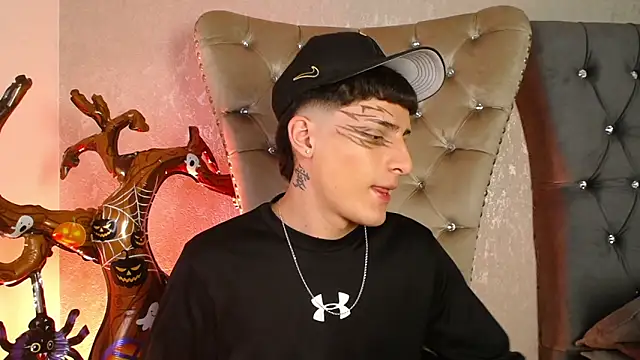 MateoMitchell online show from 10/31/25, 05:26