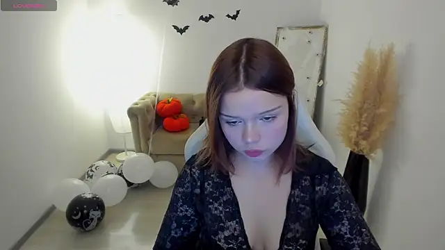 Snapshot of Sarah_babyyy chatting on 10/23/25, 05:50 Sarah babyyy online show from 10/23/25, 05:50