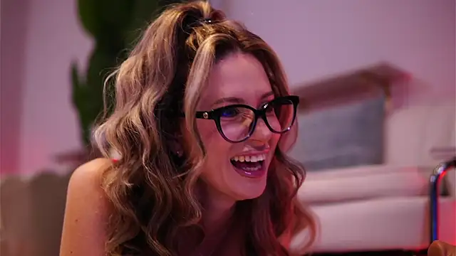 AvaMaddisson online show from 12/05/25, 04:22