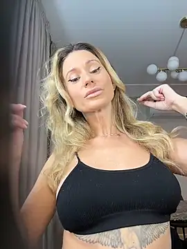 AvaMaddisson online show from 11/01/25, 04:08