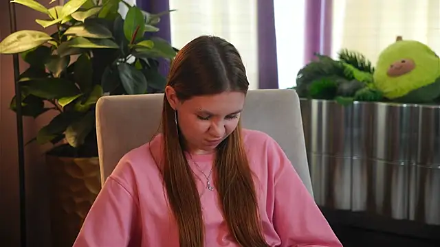 MarindaRuud online show from 10/05/25, 11:56