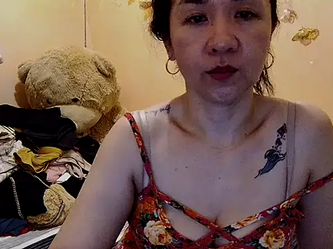 KissHott online show from 10/25/25, 02:17