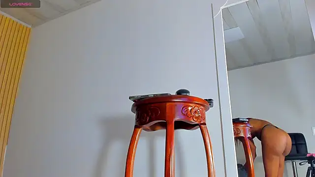 bella tinkerbell bahamas online show from 11/28/25, 08:20