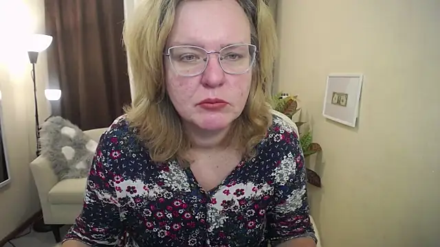 Snapshot of VestaWoody chatting on 11/13/25, 07:01 VestaWoody online show from 11/13/25, 07:01