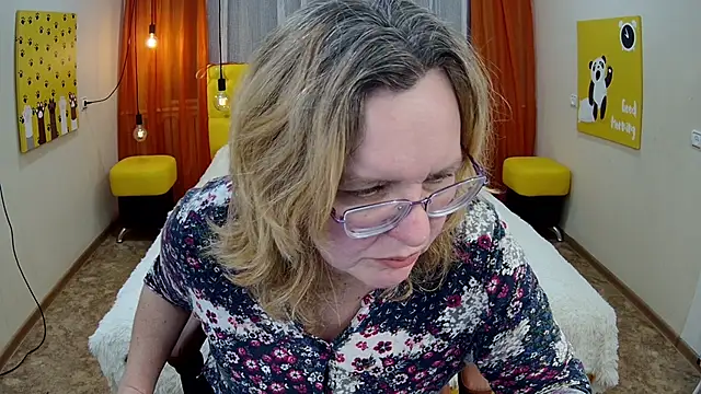 Snapshot of VestaWoody chatting on 11/20/25, 01:01 VestaWoody online show from 11/20/25, 01:01