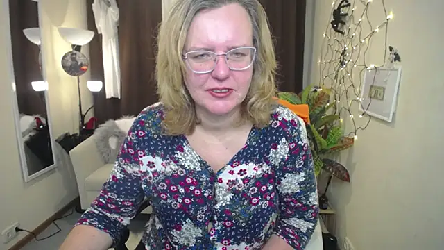 Snapshot of VestaWoody chatting on 11/01/25, 07:02 VestaWoody online show from 11/01/25, 07:02