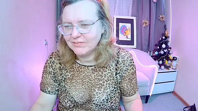 Snapshot of VestaWoody chatting on 11/27/25, 07:31 VestaWoody online show from 11/27/25, 07:31