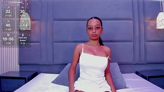 Snapshot of AliceJackkson chatting on 10/09/25, 11:44 AliceJackkson online show from 10/09/25, 11:44