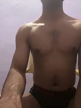 Snapshot of OooYessboyy chatting on 11/12/25, 06:01 OooYessboyy online show from 11/12/25, 06:01