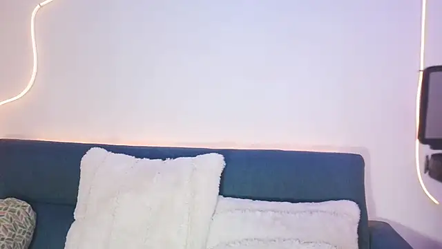 luna valen online show from 04/18/26, 03:53