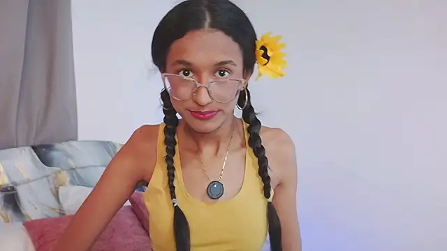 luna valen online show from 10/23/25, 01:10