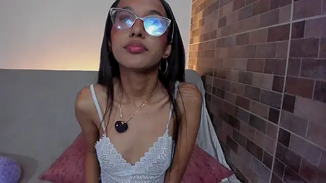 luna valen online show from 11/04/25, 04:16