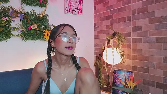 luna valen online show from 03/11/26, 04:39