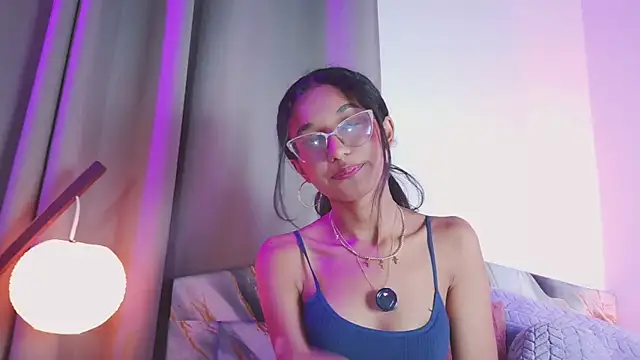 luna valen online show from 10/27/25, 12:50