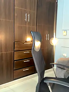 Rose monroee online show from 10/21/25, 07:35