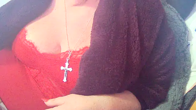 Snapshot of Playful_MILF_Demi chatting on 02/19/26, 10:18 Playful MILF Demi online show from 02/19/26, 10:18