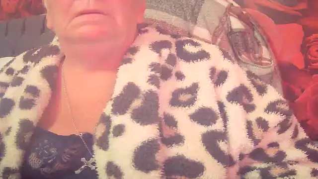 Playful MILF Demi online show from 05/03/26, 08:19