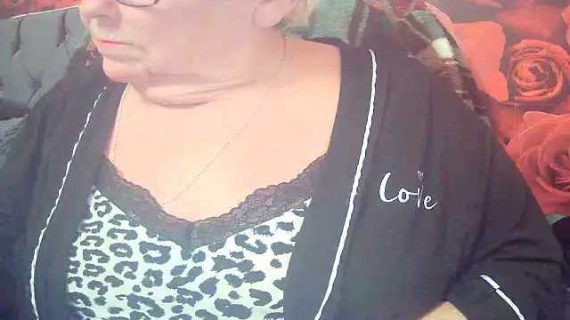 Playful MILF Demi online show from 04/26/26, 06:38