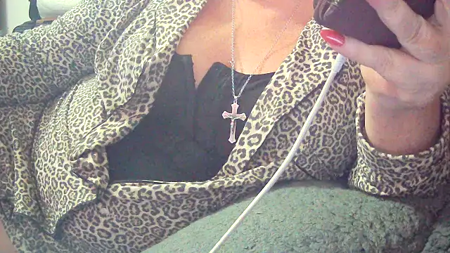 Snapshot of Playful_MILF_Demi chatting on 02/04/26, 09:32 Playful MILF Demi online show from 02/04/26, 09:32