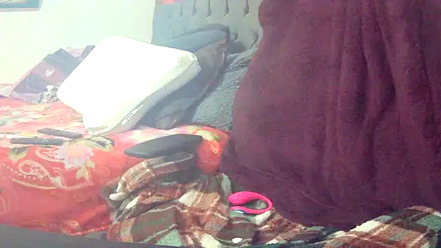 Playful MILF Demi online show from 06/03/26, 08:48