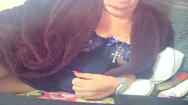 Playful MILF Demi online show from 05/17/26, 10:43