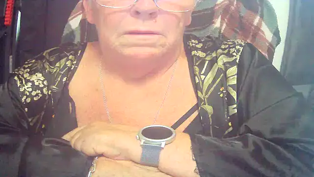 Snapshot of Playful_MILF_Demi chatting on 06/24/26, 07:07 Playful MILF Demi online show from 06/24/26, 07:07
