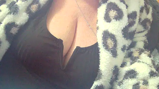 Playful MILF Demi online show from 12/17/25, 09:14