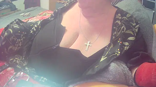 Playful MILF Demi online show from 10/21/25, 09:25