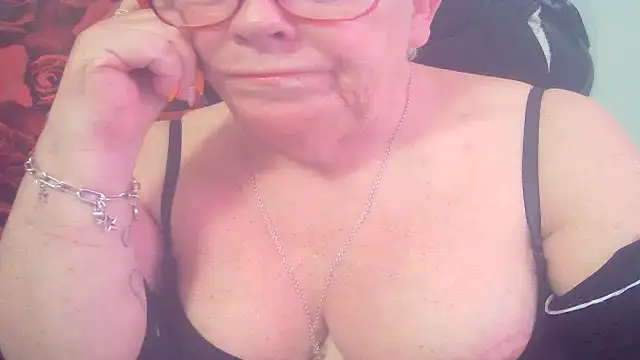 Playful MILF Demi online show from 04/13/26, 08:18