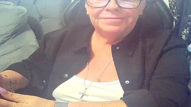 Snapshot of Playful_MILF_Demi chatting on 07/14/26, 12:55 Playful MILF Demi online show from 07/14/26, 12:55