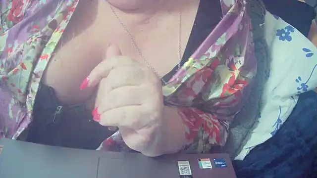 Playful MILF Demi online show from 03/10/26, 12:36