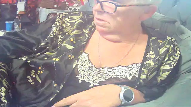 Snapshot of Playful_MILF_Demi chatting on 07/15/26, 07:48 Playful MILF Demi online show from 07/15/26, 07:48