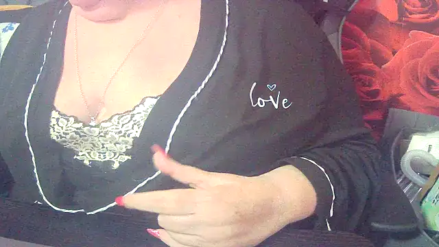 Playful MILF Demi online show from 03/09/26, 12:30