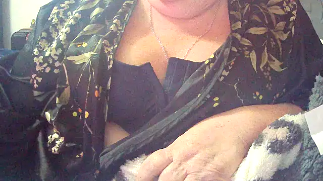 Snapshot of Playful_MILF_Demi chatting on 02/08/26, 11:57 Playful MILF Demi online show from 02/08/26, 11:57